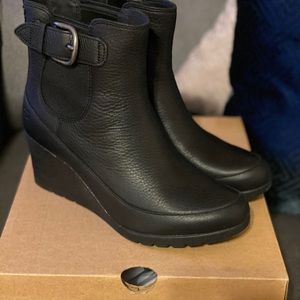 Black Wedge Arleta UGGS Waterproof Size 8